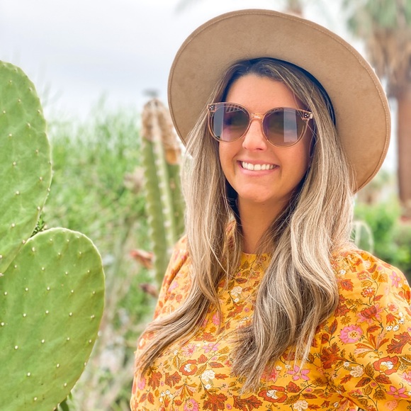 Meet your Posher, Aimee - Picture 1 of 1